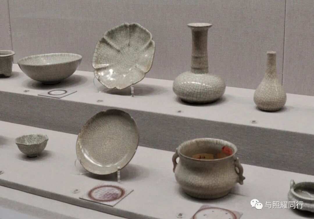 故宫博物馆宋代哥窑真品图片__博物馆宋代哥窑瓷器