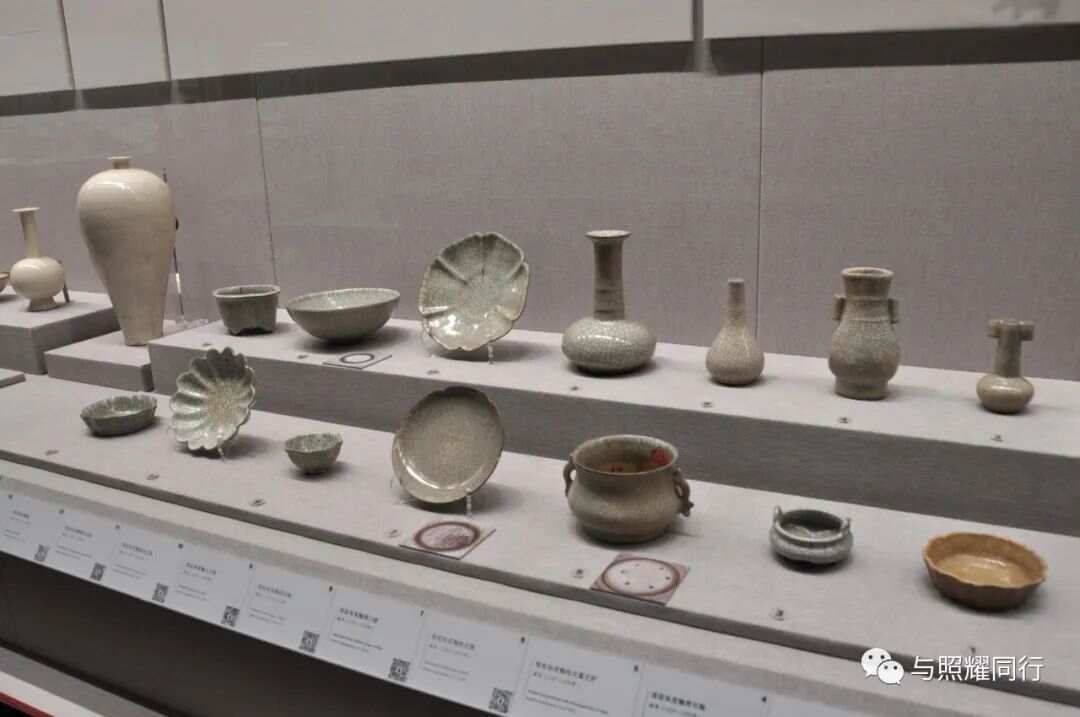 故宫博物馆宋代哥窑真品图片__博物馆宋代哥窑瓷器