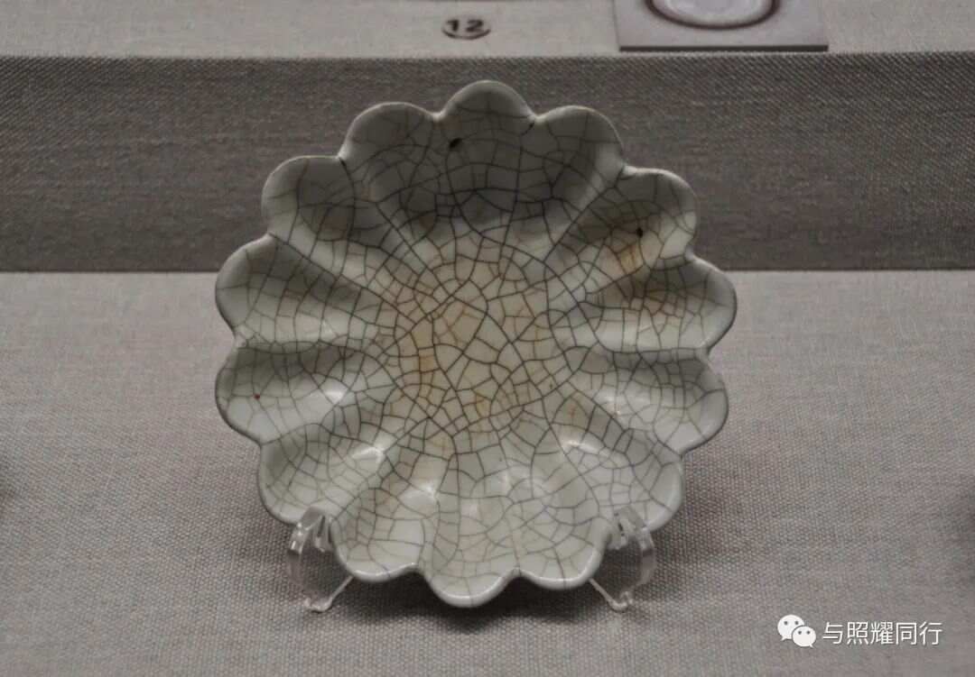 博物馆宋代哥窑瓷器_故宫博物馆宋代哥窑真品图片_