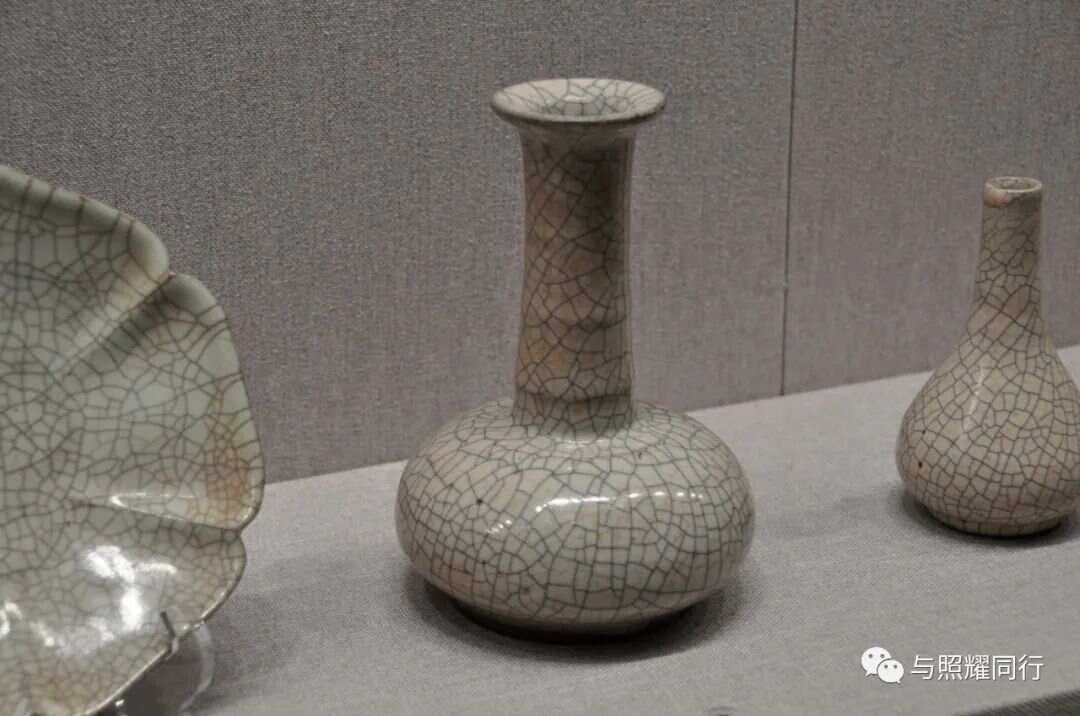 故宫博物馆宋代哥窑真品图片__博物馆宋代哥窑瓷器